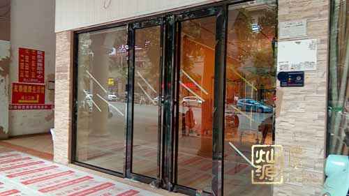 星蓋茶奶茶店裝修施工現場