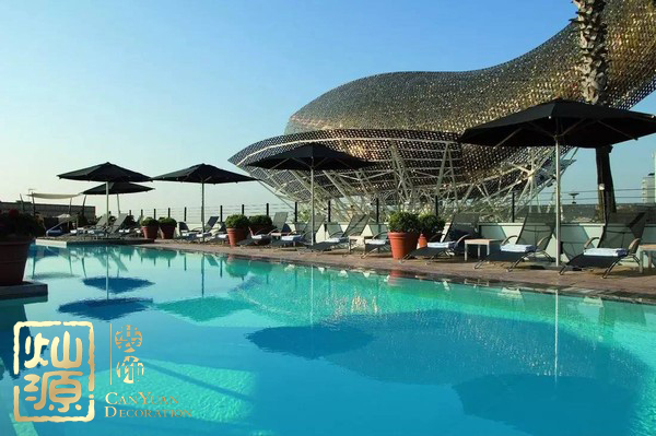 全球首個無邊泳池即將開建 屋頂泳池或將成為旅店新寵