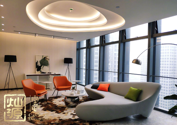 斗魚官方微博已po圖證明新公司內空無一人