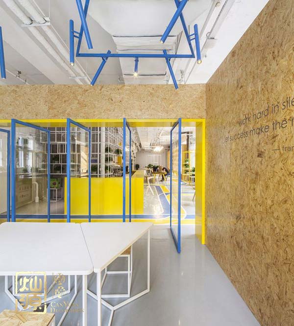 低廉而高檔的小型辦公室設計方案